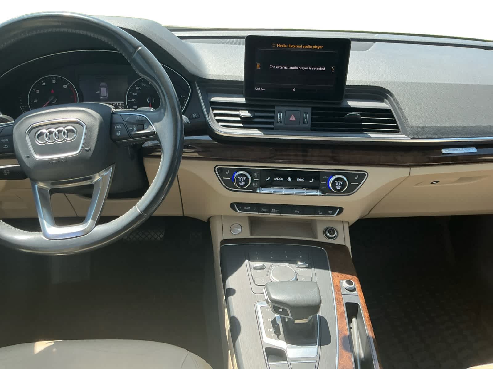 Vehicle image 12 of 27