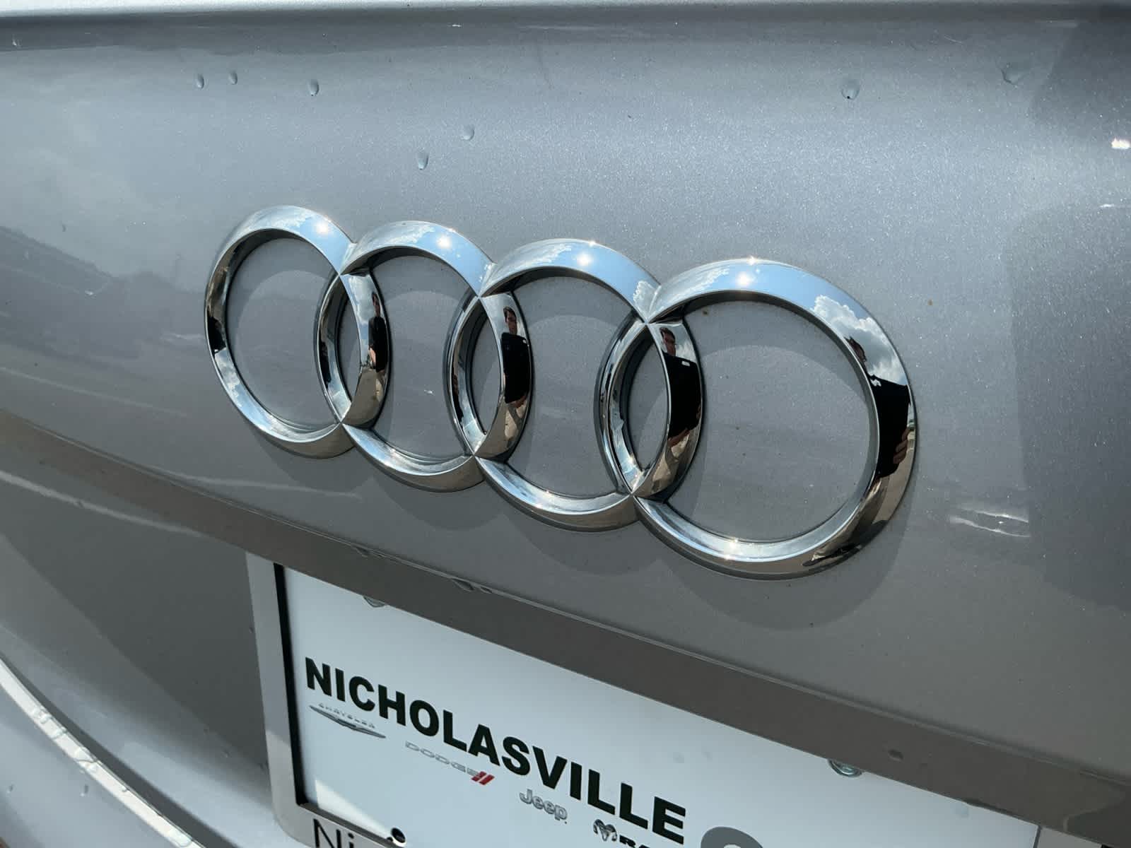 Vehicle image 17 of 27
