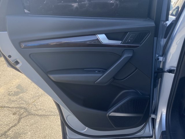 Vehicle image 15 of 26