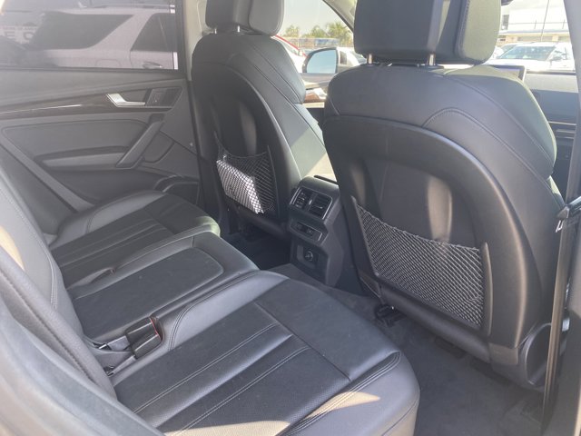 Vehicle image 17 of 26