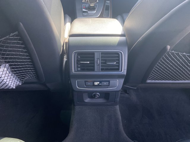 Vehicle image 18 of 26