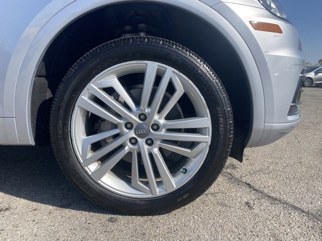 Vehicle image 8 of 26