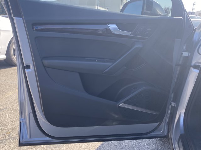 Vehicle image 10 of 26