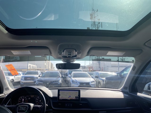 Vehicle image 19 of 26
