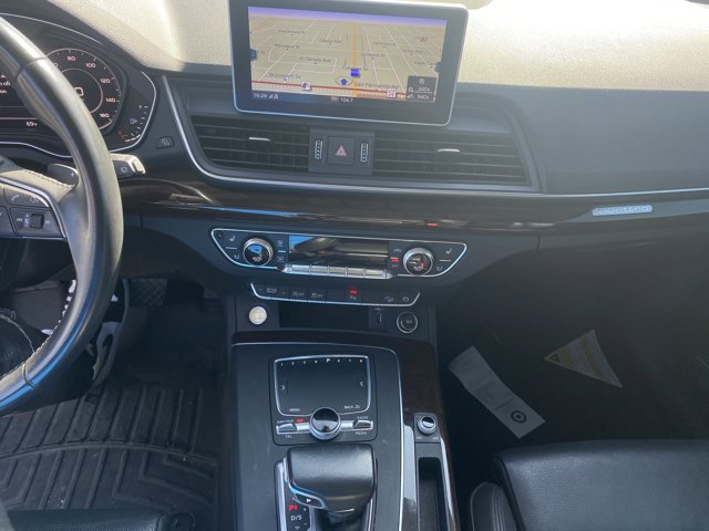 Vehicle image 14 of 26