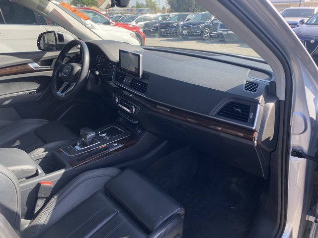 Vehicle image 24 of 26
