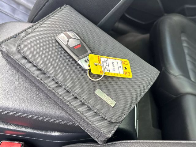 Vehicle image 31 of 43