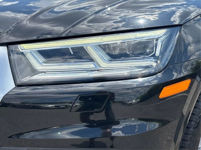 Vehicle image 27 of 43