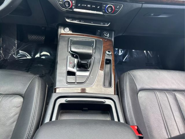 Vehicle image 25 of 43
