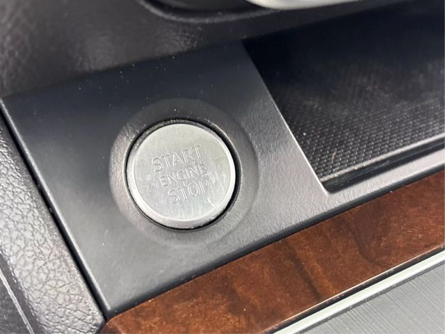 Vehicle image 34 of 43