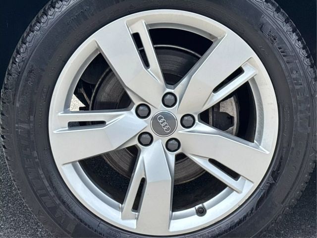 Vehicle image 12 of 43