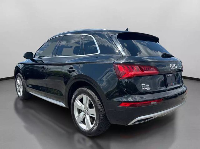 Vehicle image 9 of 43