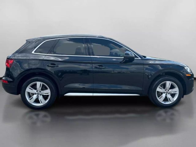 Vehicle image 6 of 43