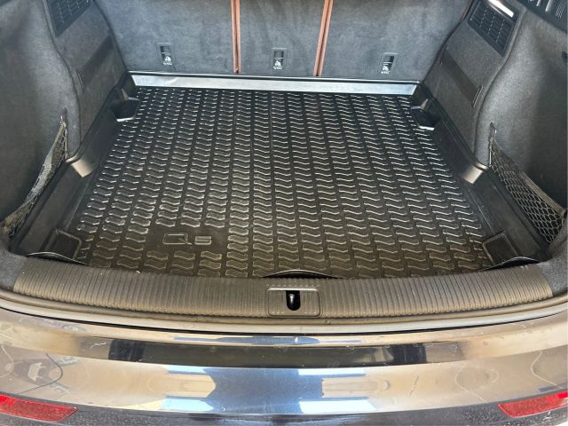 Vehicle image 12 of 47