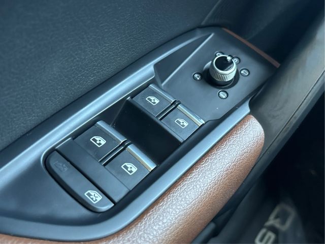Vehicle image 34 of 47