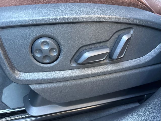 Vehicle image 42 of 47