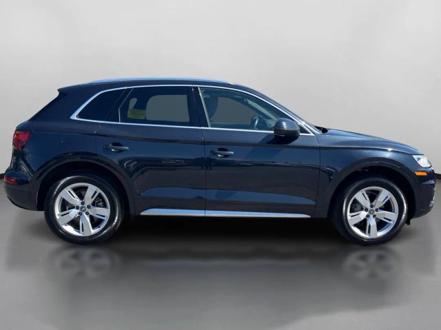 Vehicle image 5 of 47
