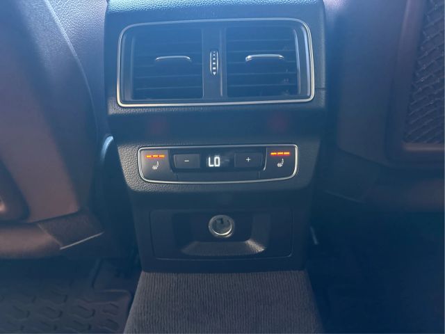 Vehicle image 32 of 47
