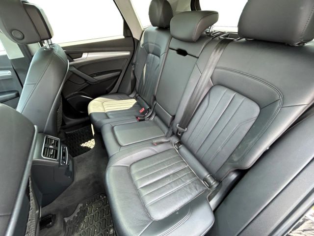 Vehicle image 11 of 23