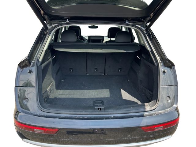 Vehicle image 10 of 23