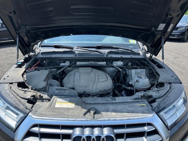 Vehicle image 9 of 23