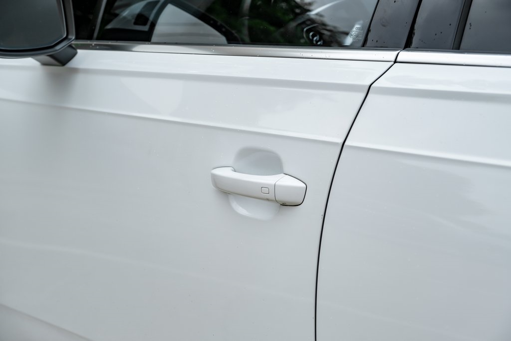 Vehicle image 43 of 61