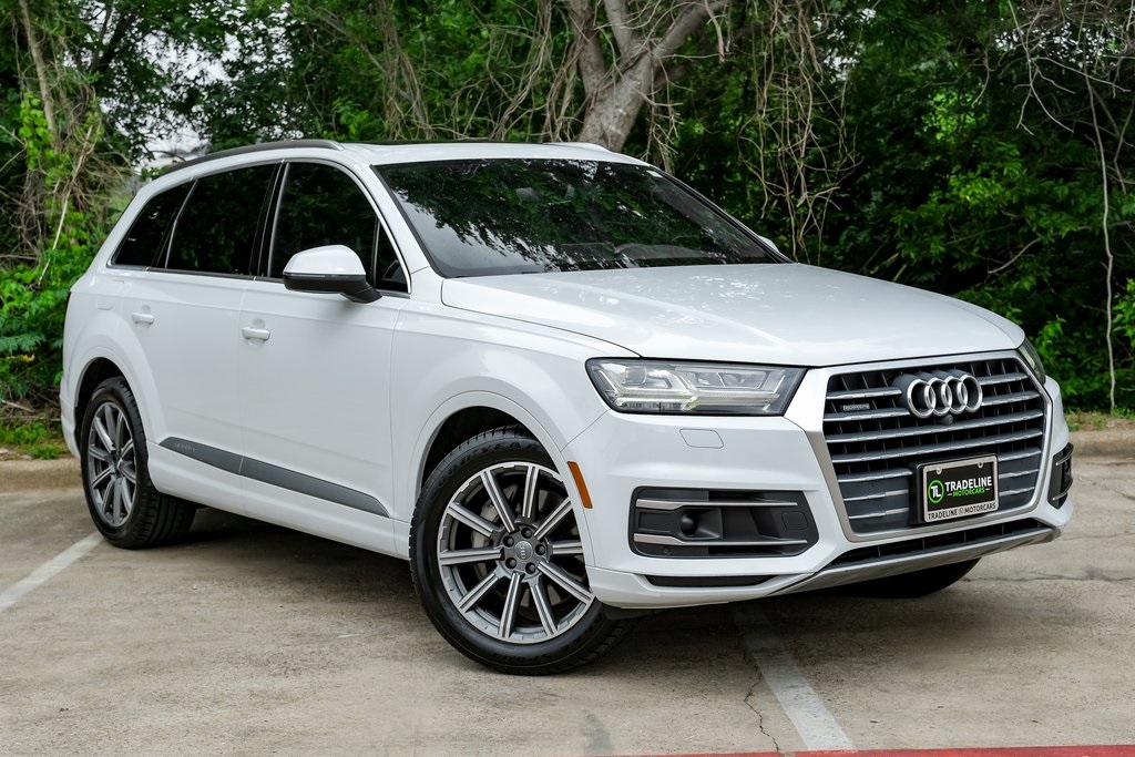 Vehicle image 4 of 61