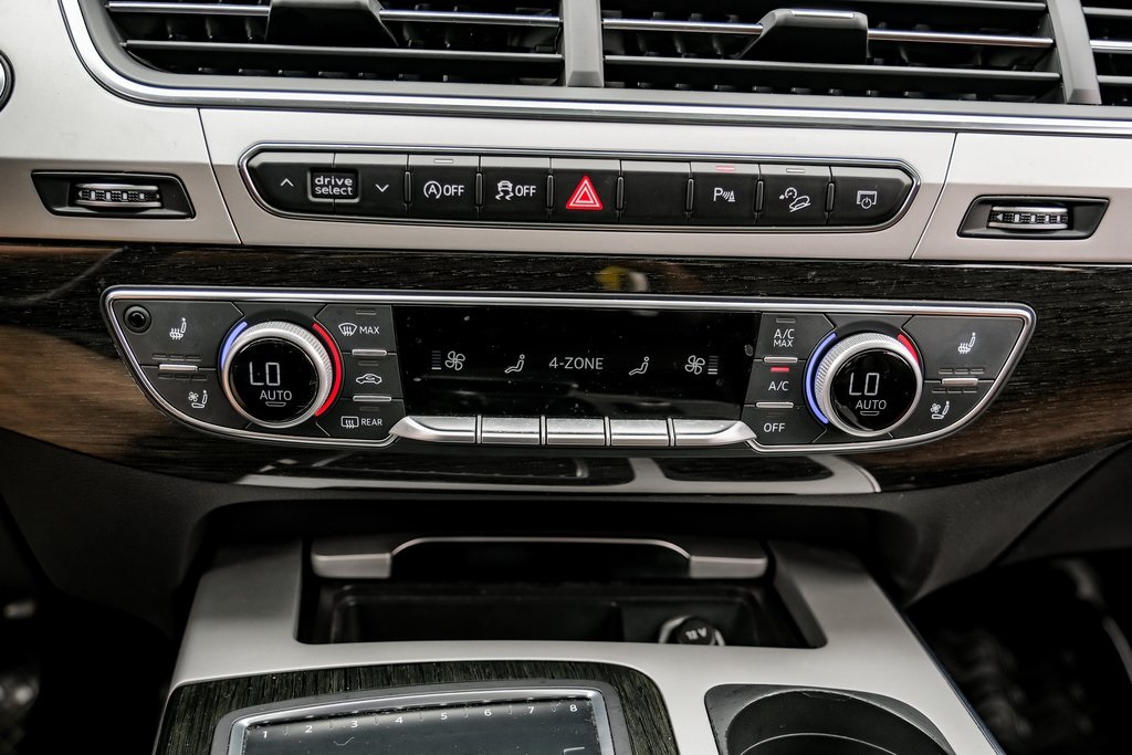 Vehicle image 31 of 61