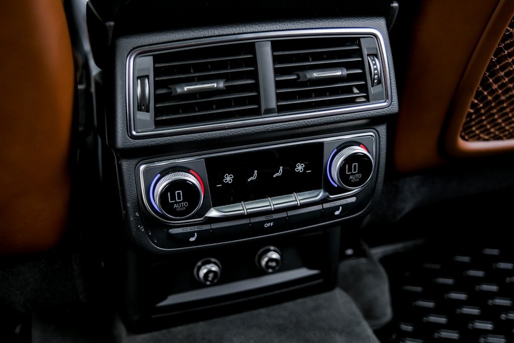 Vehicle image 39 of 61