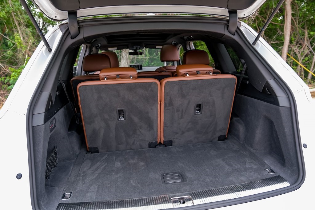 Vehicle image 55 of 61