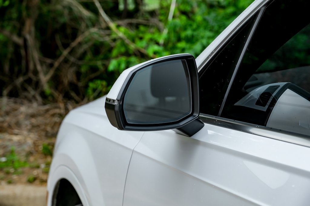Vehicle image 42 of 61