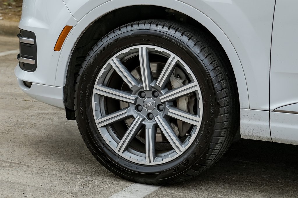 Vehicle image 59 of 61