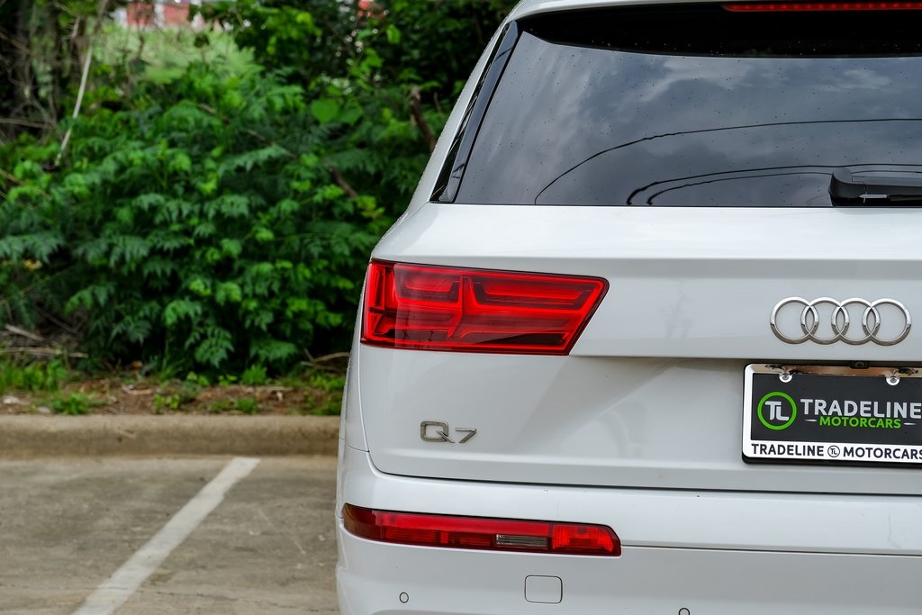 Vehicle image 49 of 61