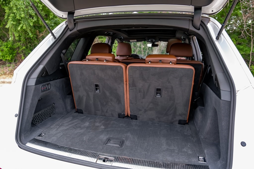 Vehicle image 54 of 61