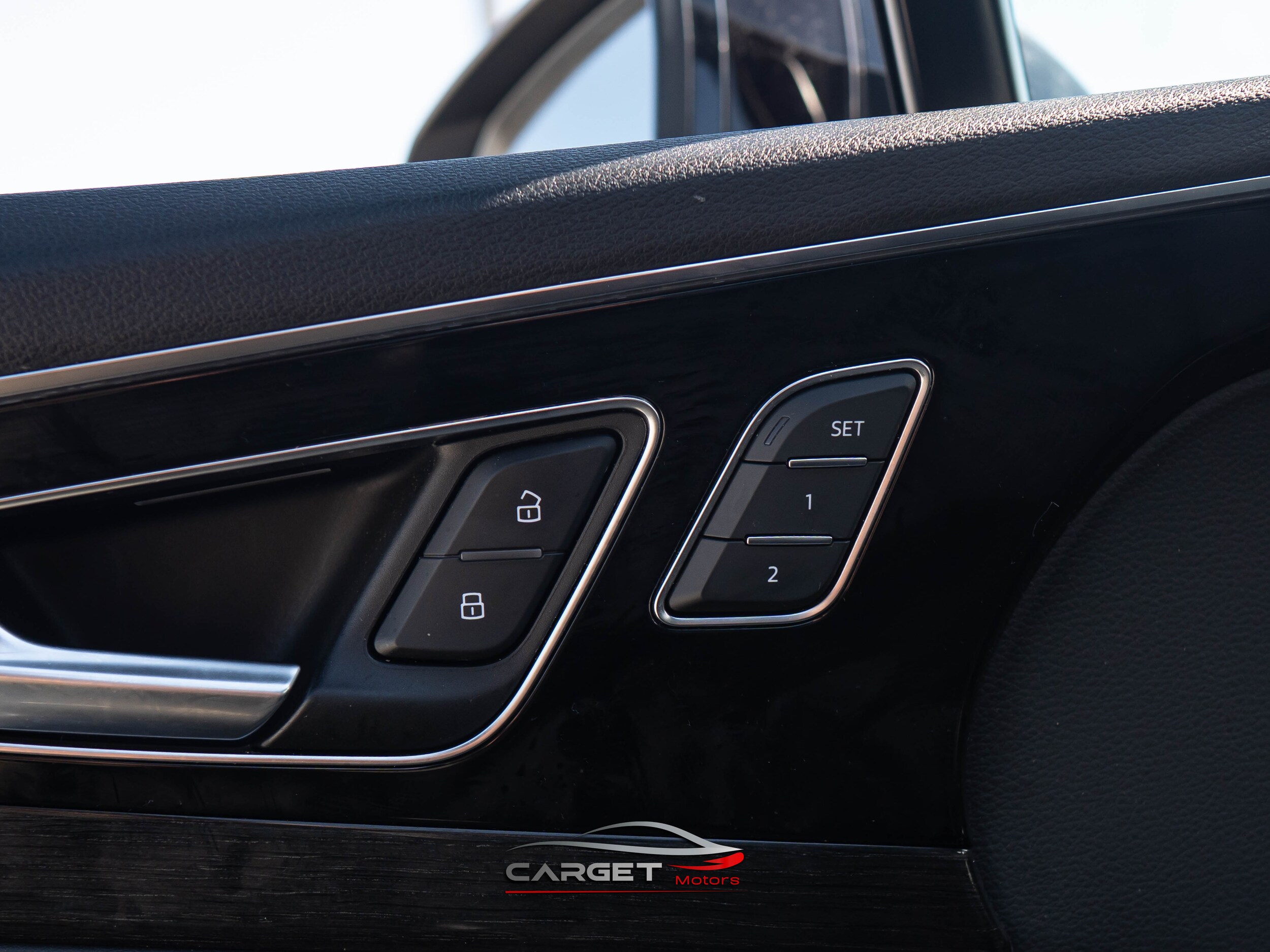 Vehicle image 43 of 57