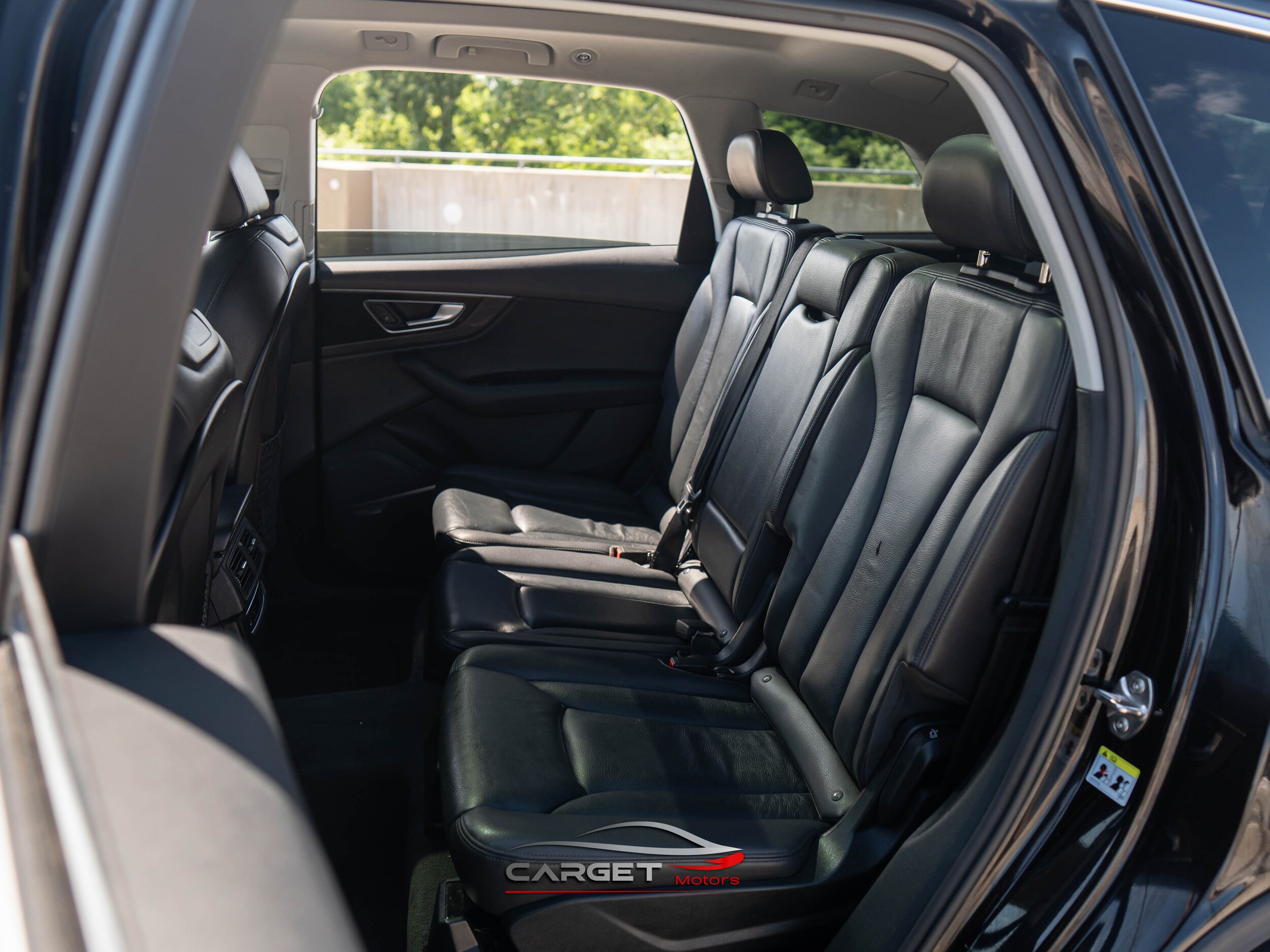 Vehicle image 21 of 57