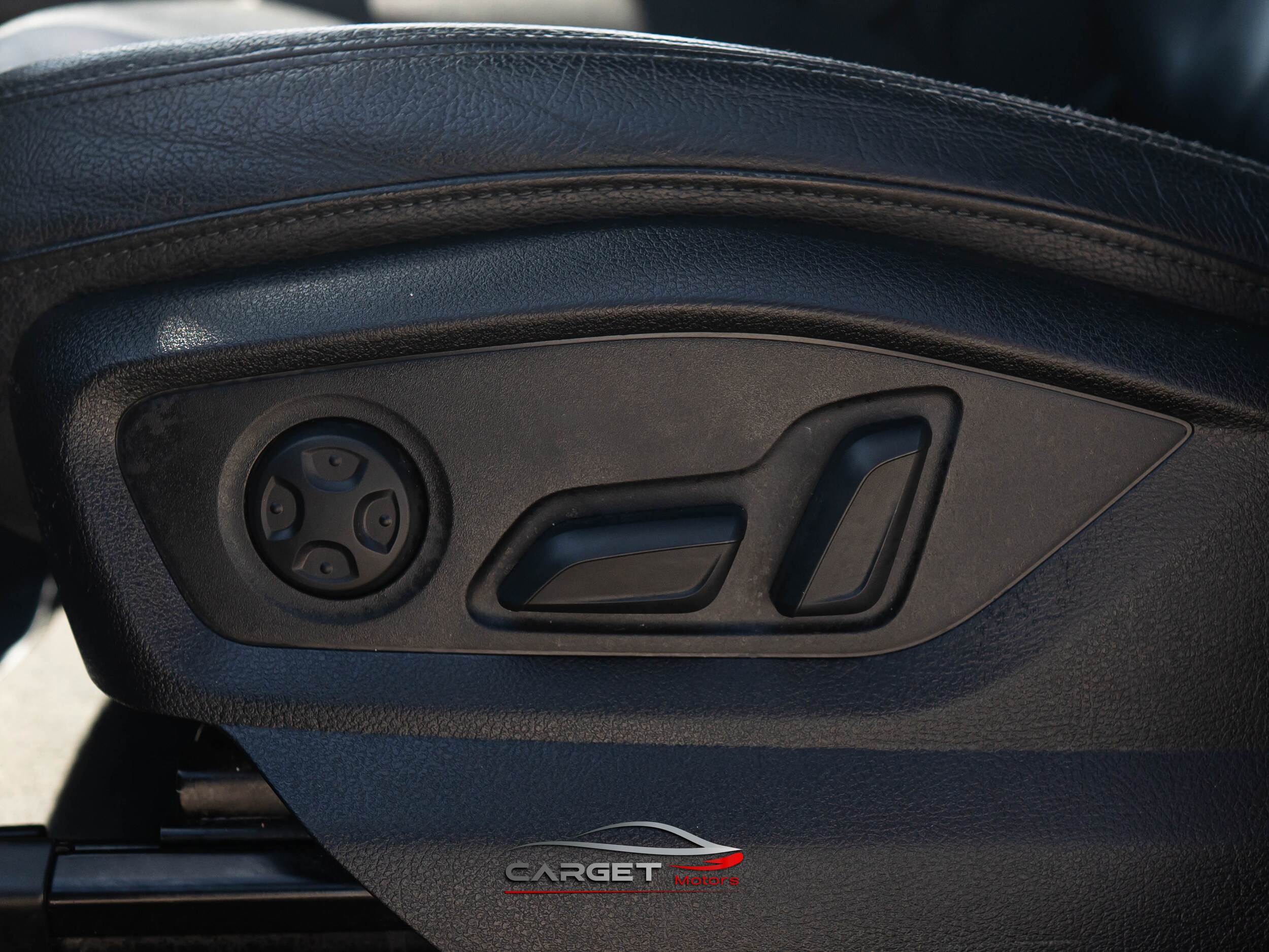 Vehicle image 41 of 57