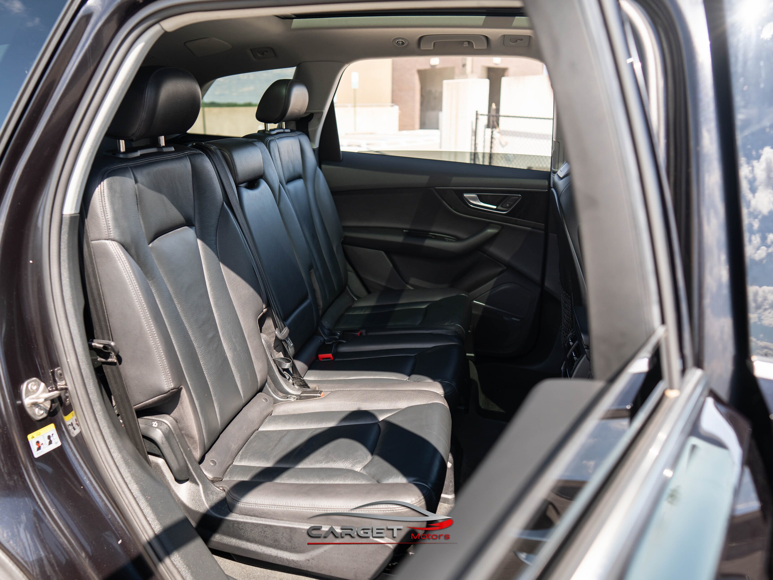 Vehicle image 18 of 57