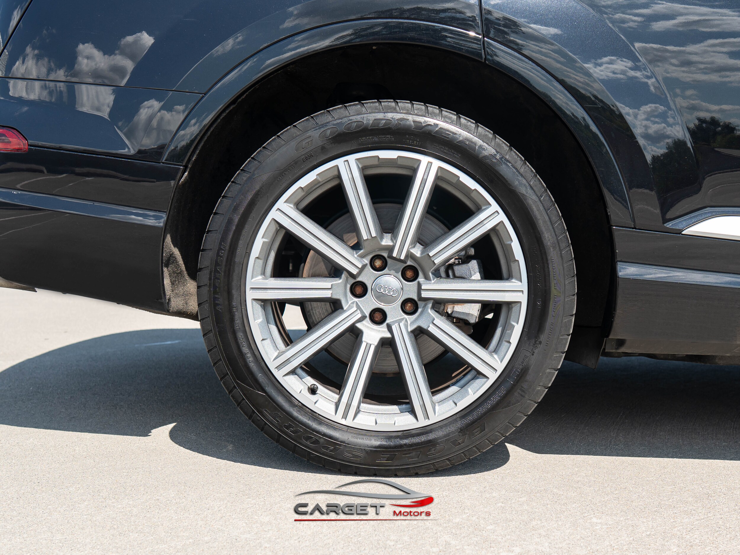 Vehicle image 11 of 57