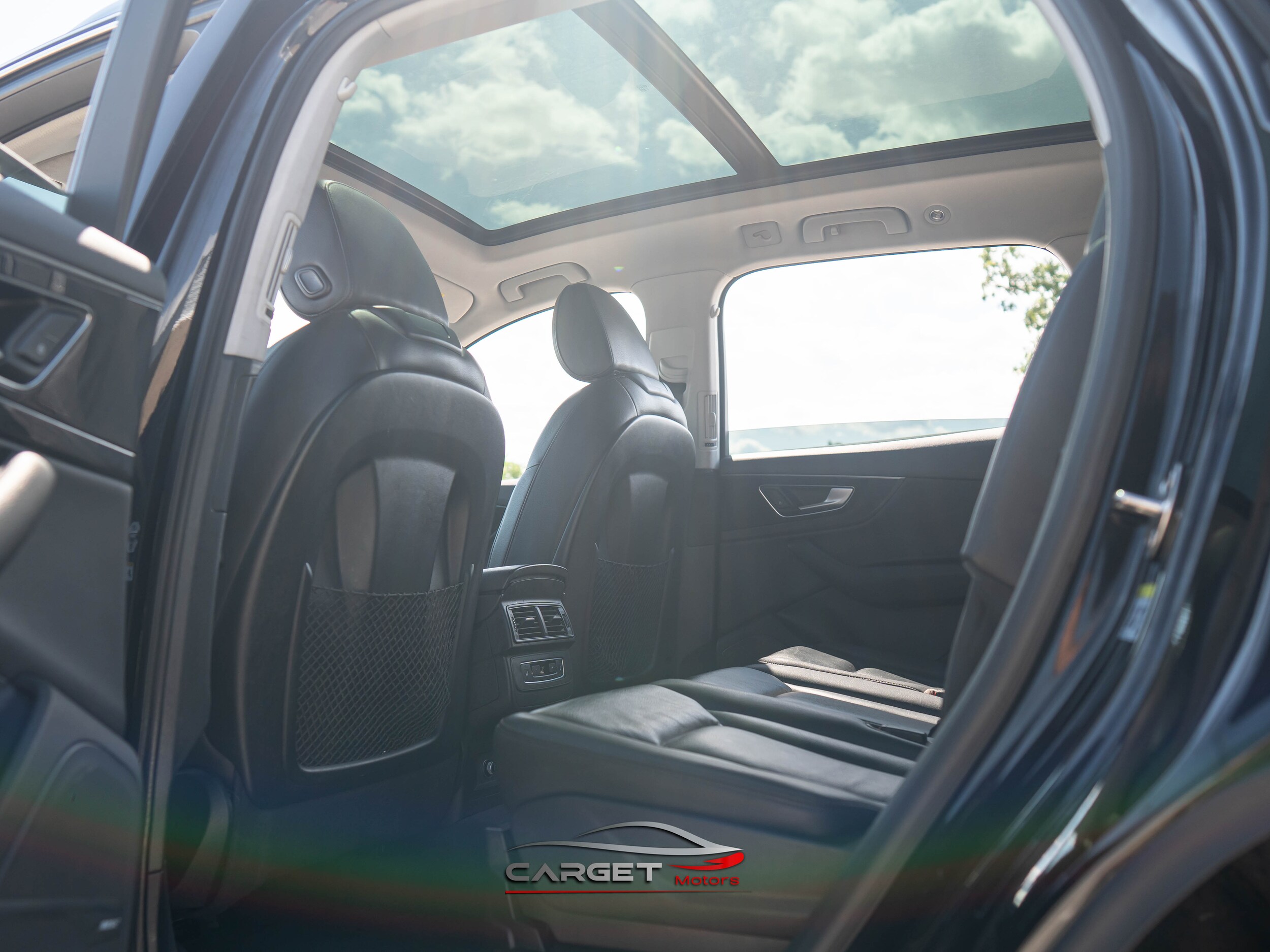 Vehicle image 22 of 57