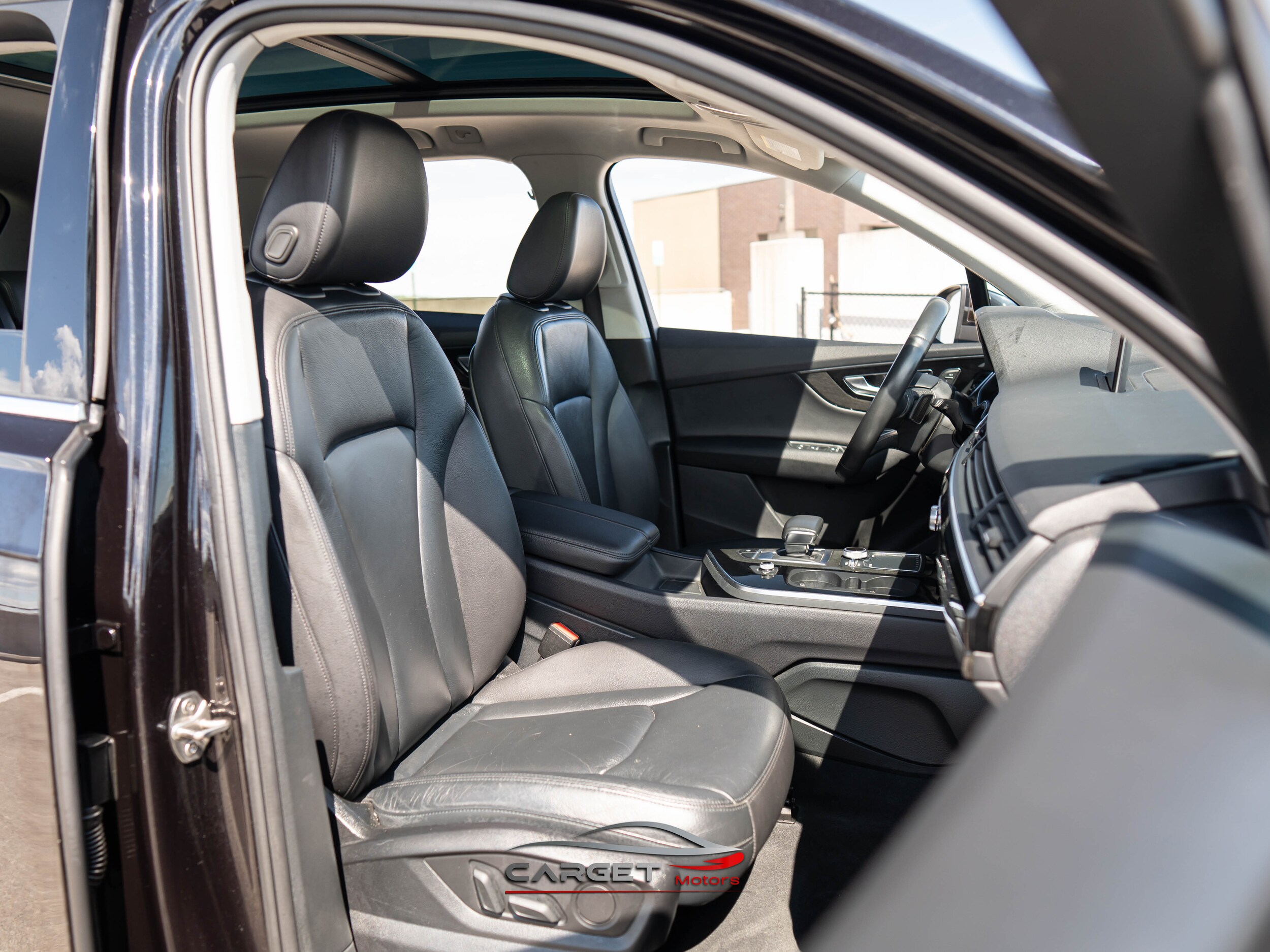 Vehicle image 17 of 57