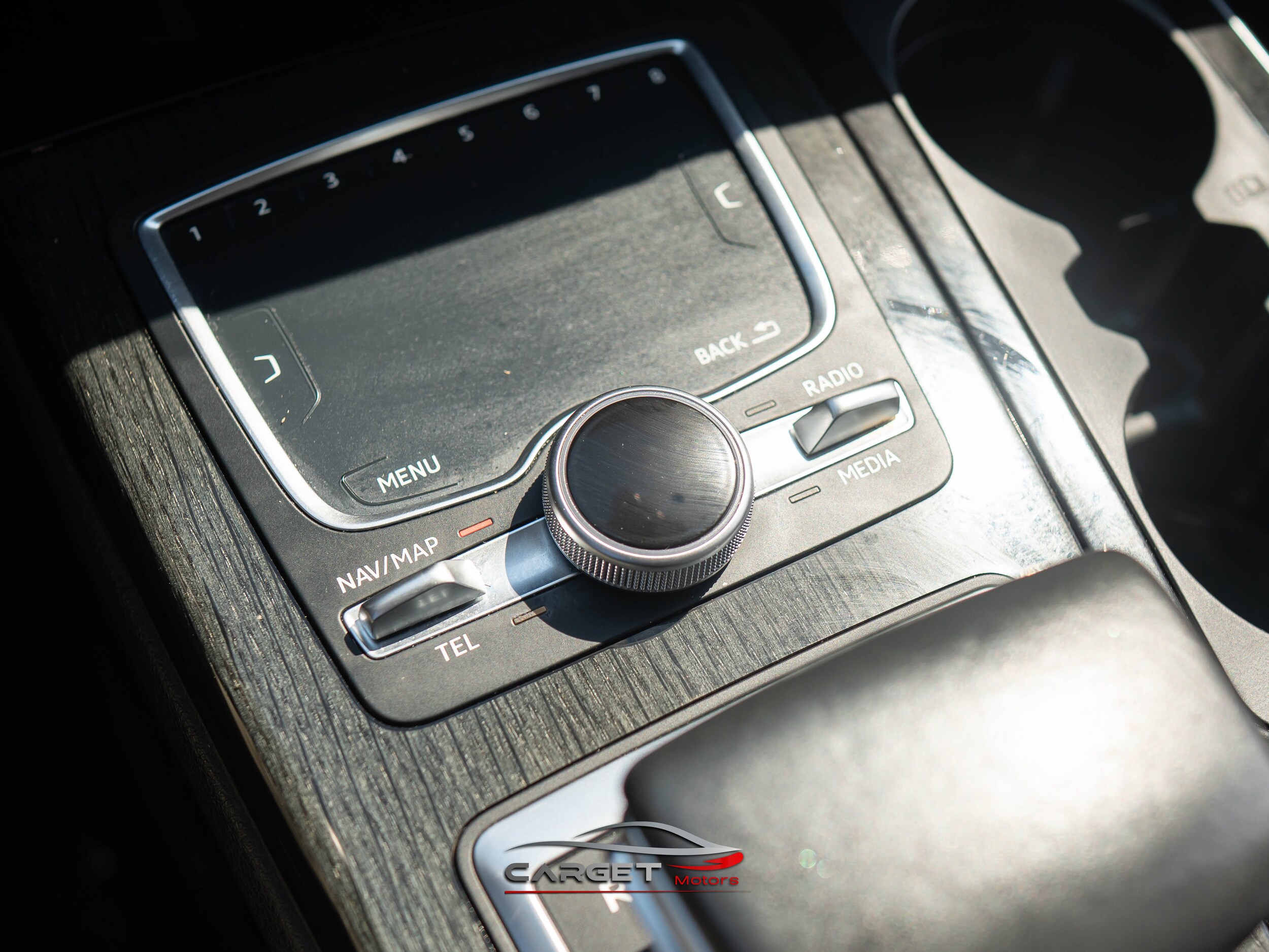 Vehicle image 37 of 57