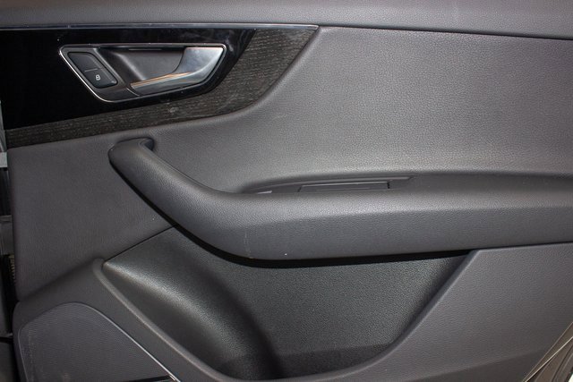 Vehicle image 22 of 36