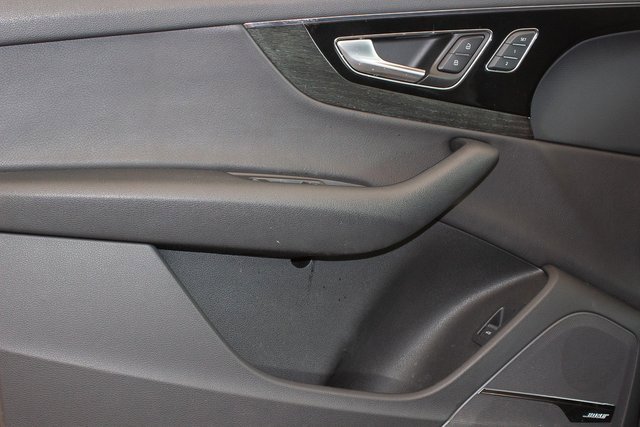 Vehicle image 20 of 36