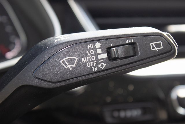 Vehicle image 34 of 36