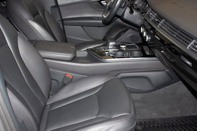 Vehicle image 15 of 36