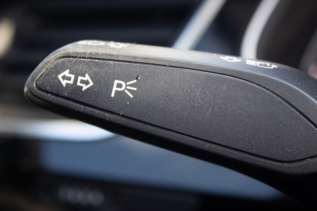 Vehicle image 27 of 36