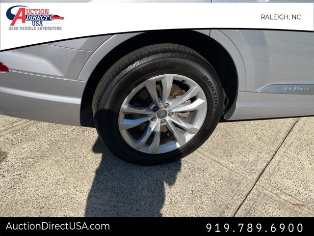 Vehicle image 9 of 36