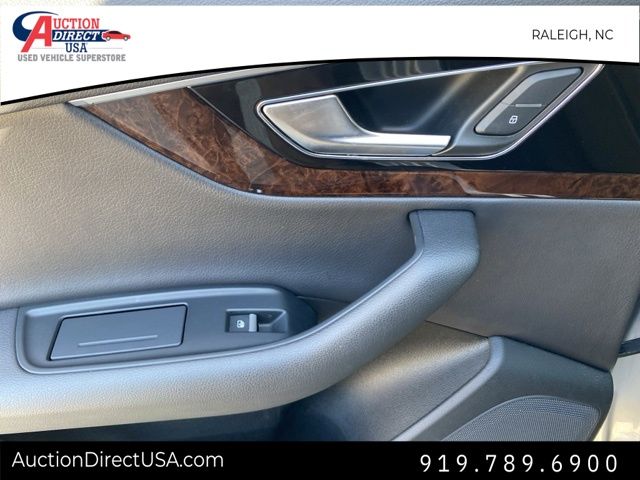 Vehicle image 18 of 36