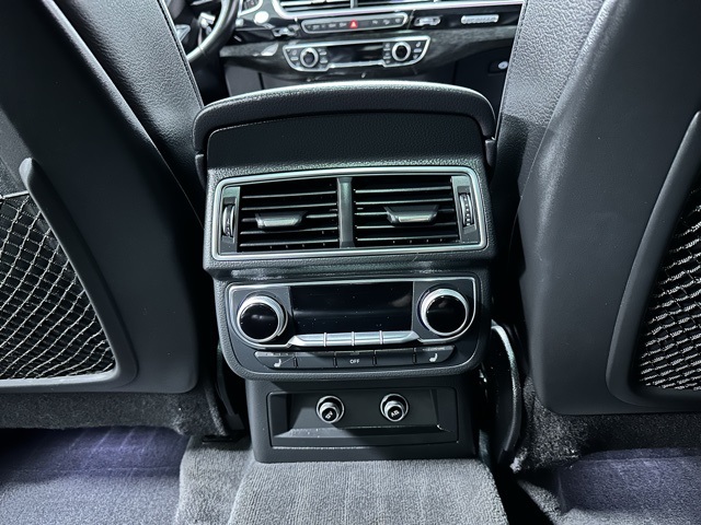 Vehicle image 15 of 34